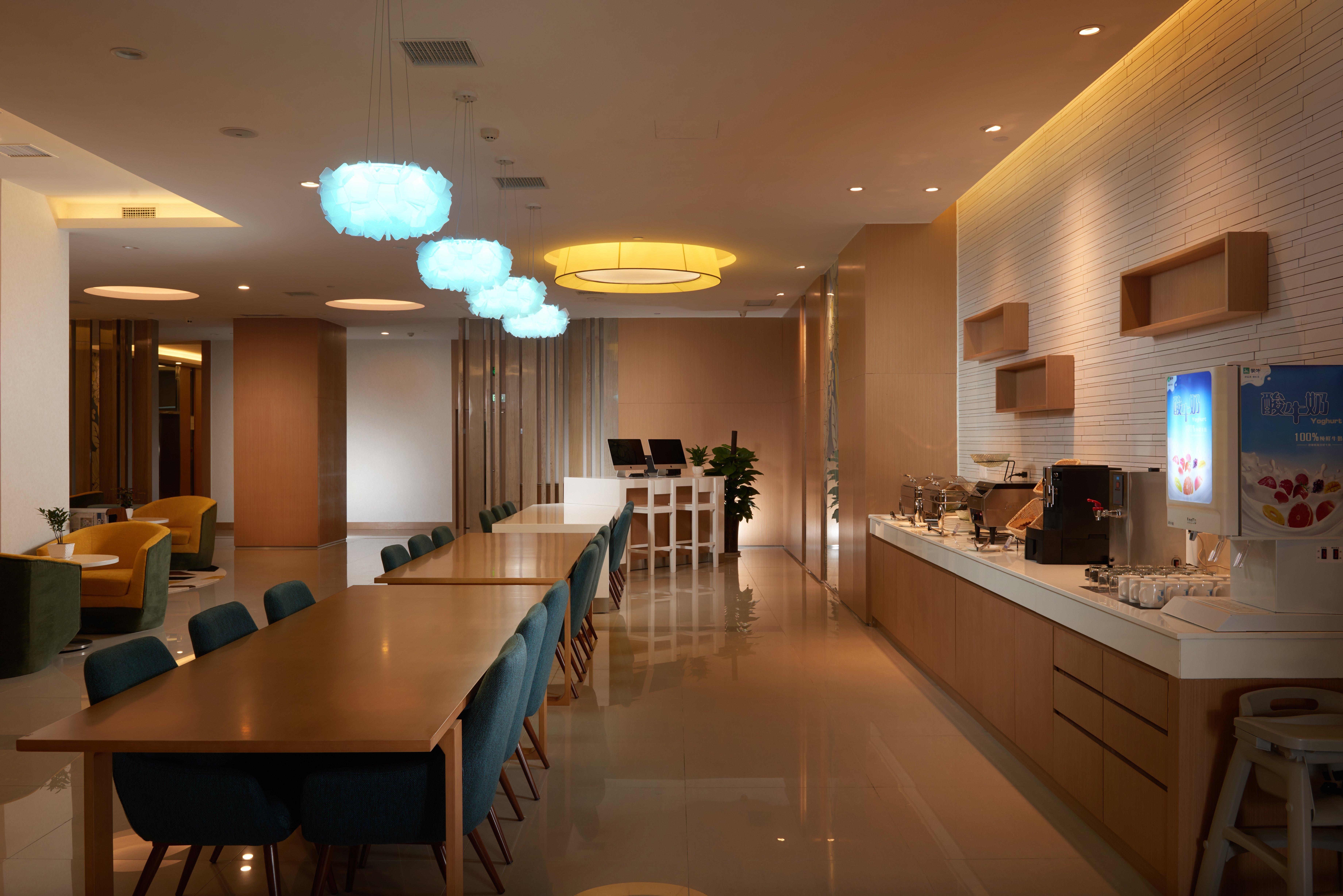 Holiday Inn Express Luoyang Yichuan By Ihg Eksteriør bilde