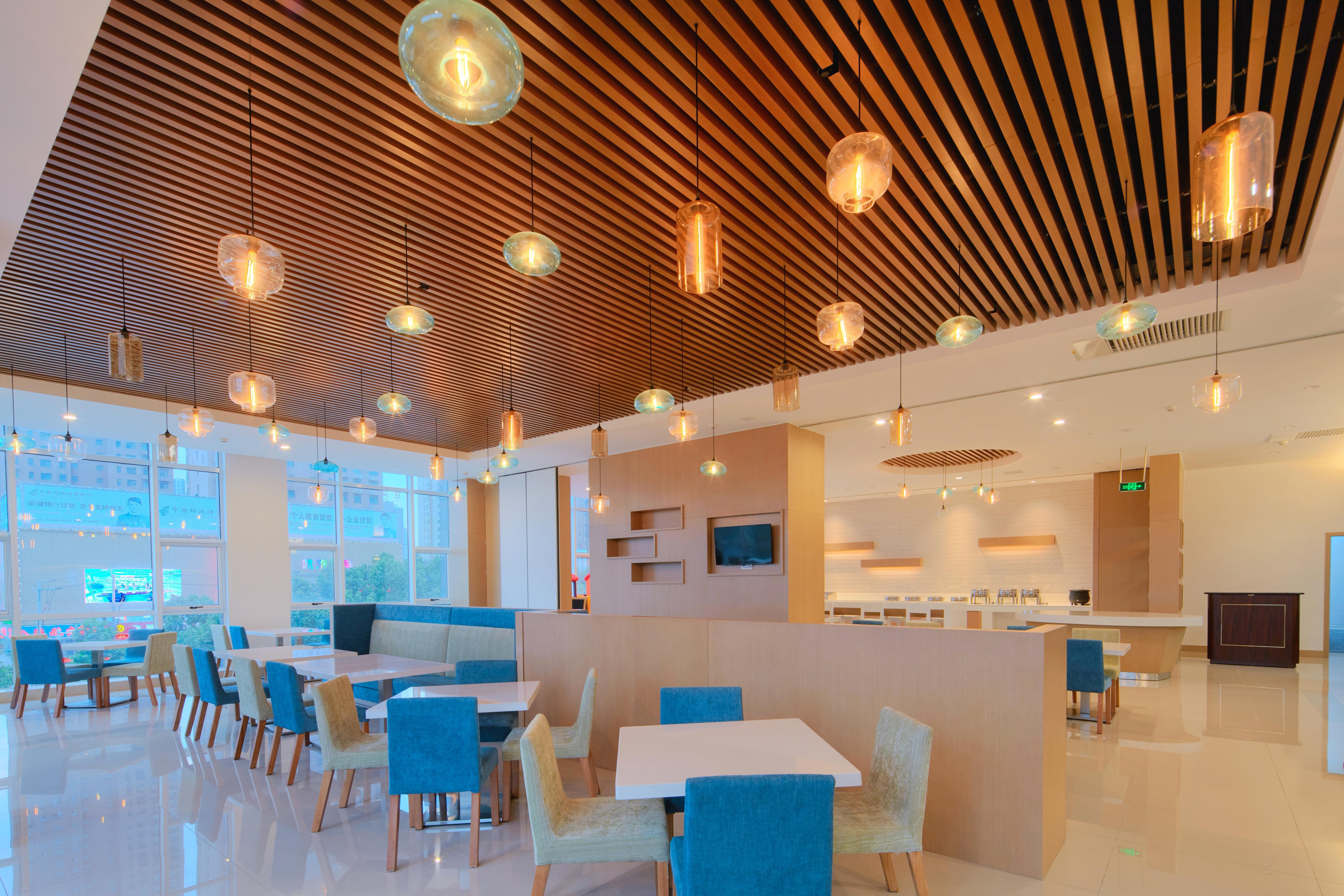 Holiday Inn Express Luoyang Yichuan By Ihg Eksteriør bilde