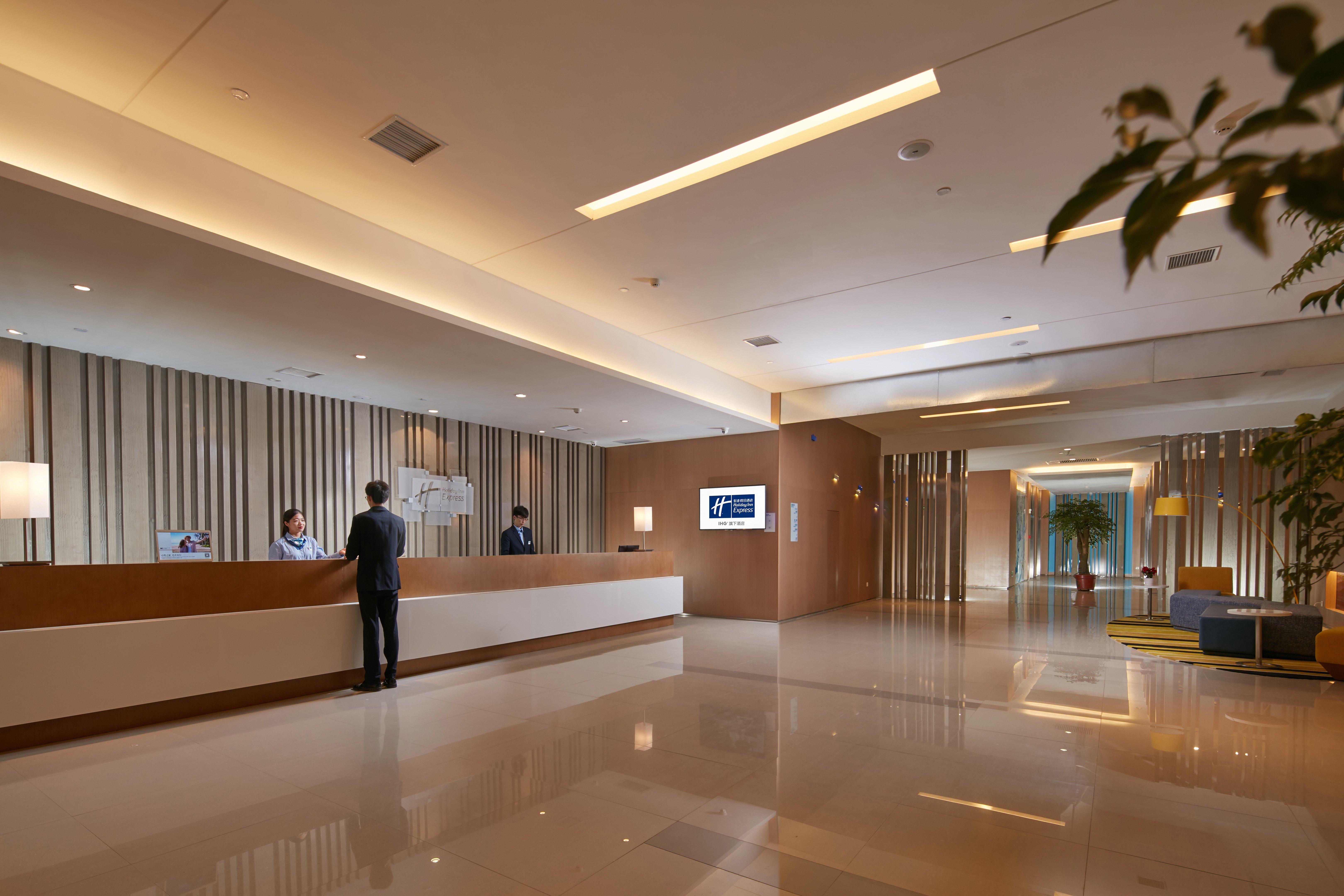 Holiday Inn Express Luoyang Yichuan By Ihg Eksteriør bilde